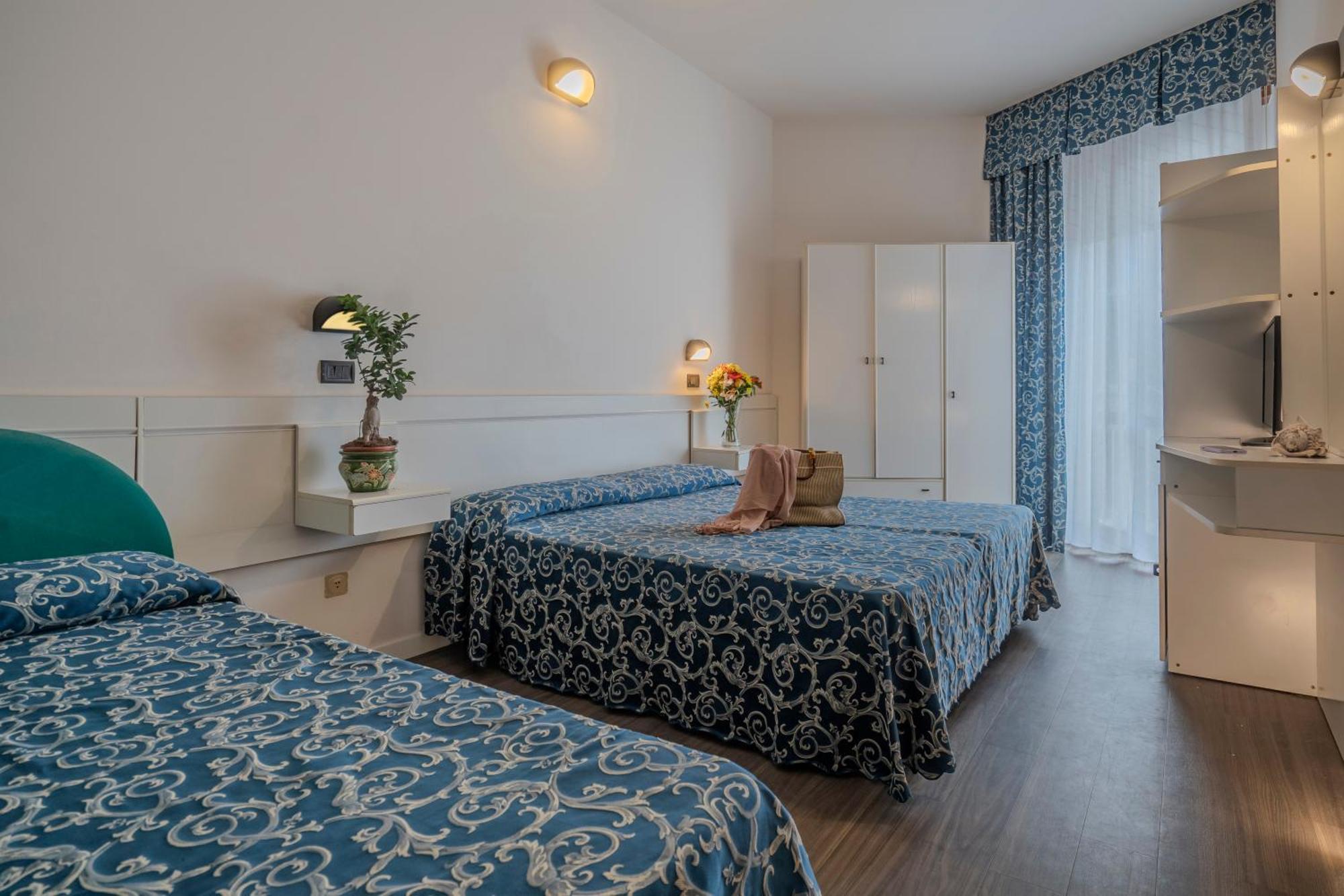 Hotel 2000 Rimini Ngoại thất bức ảnh
