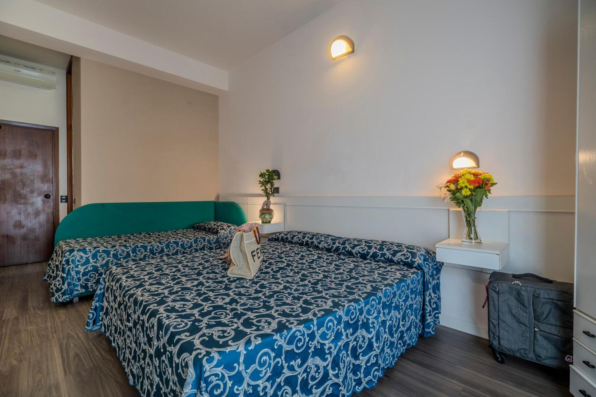 Hotel 2000 Rimini Ngoại thất bức ảnh