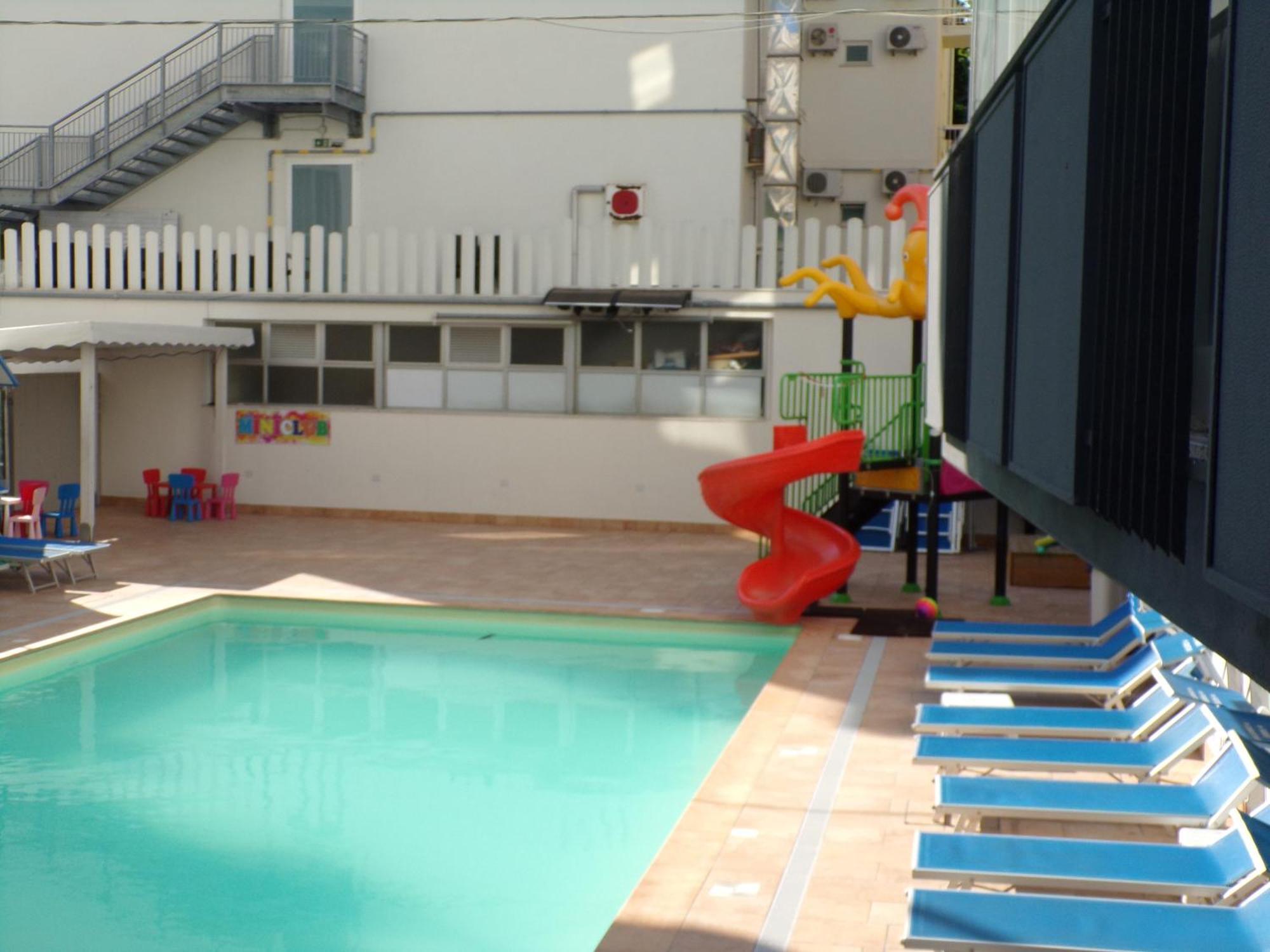 Hotel 2000 Rimini Ngoại thất bức ảnh