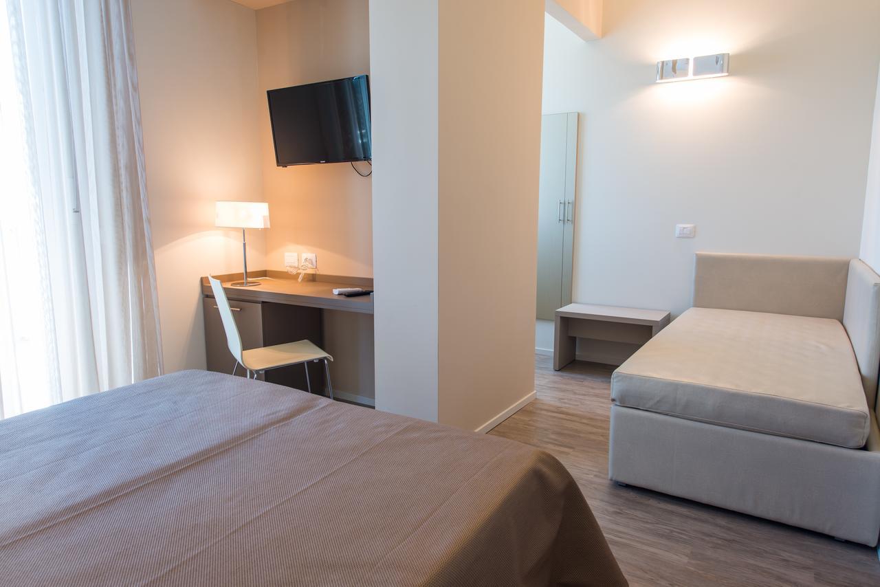 Hotel 2000 Rimini Ngoại thất bức ảnh